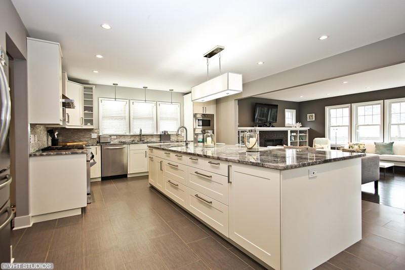 845 E Glen Ave, Whitefish Bay, WI 53217