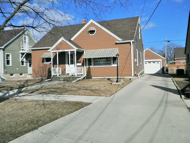 1329 S 22nd St., Manitowoc, WI 54220