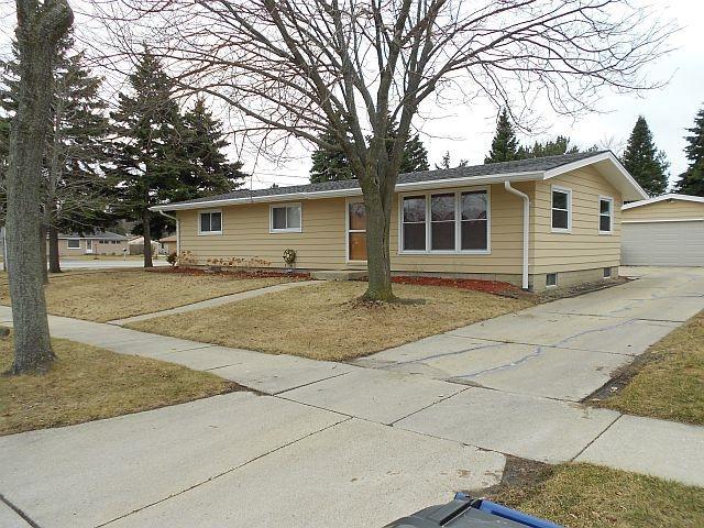 8681 S Glen Forest Ct. #-83, Oak Creek, WI 53154