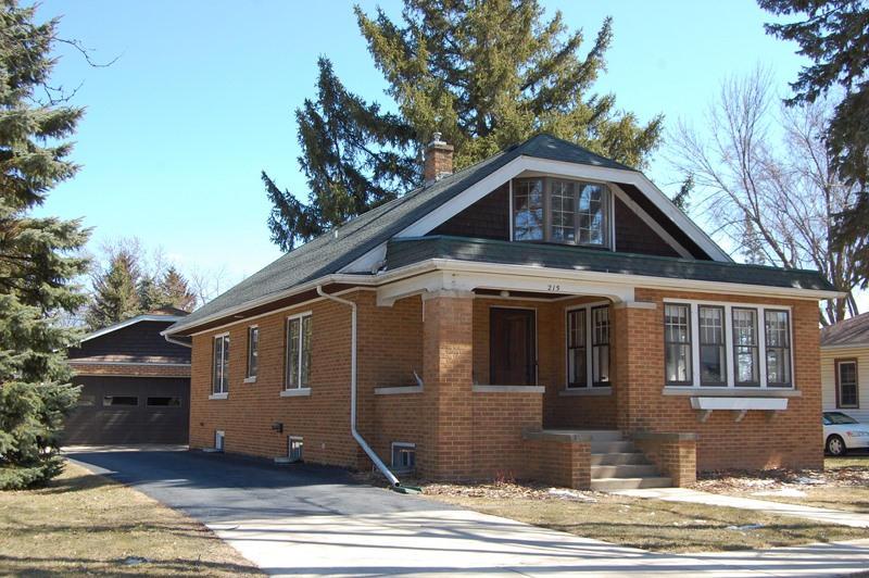 215 N Washington St, Elkhorn, WI 53121