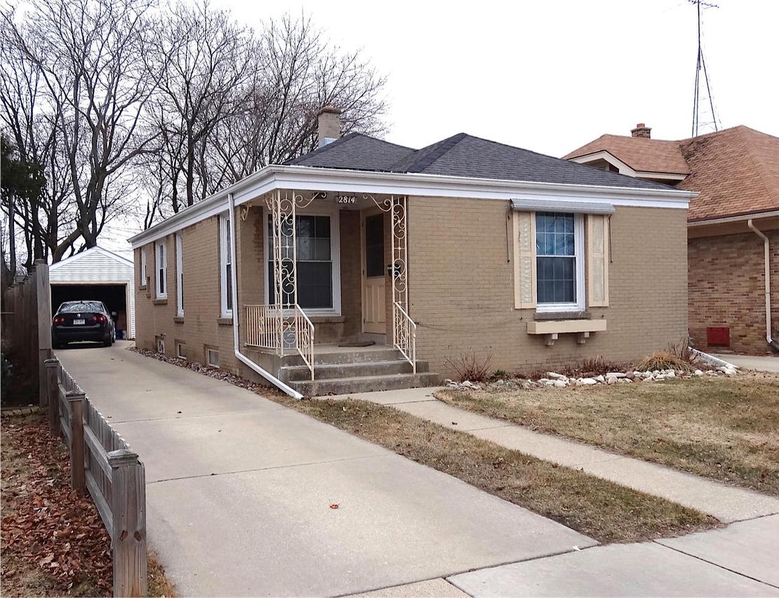 2814 La Salle St., Racine, WI 53402