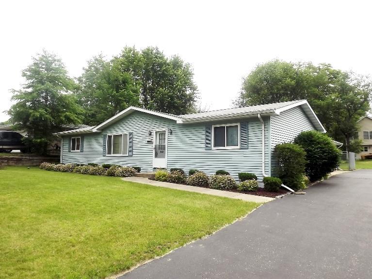 9623 402nd Ave, Randall, WI 53128