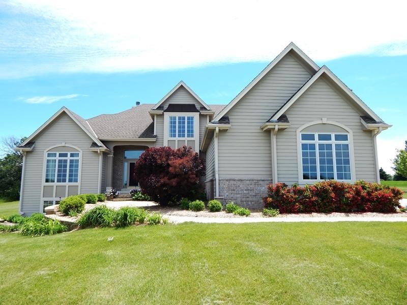 W322S8840 Mccarthy Dr., Mukwonago, WI 53149