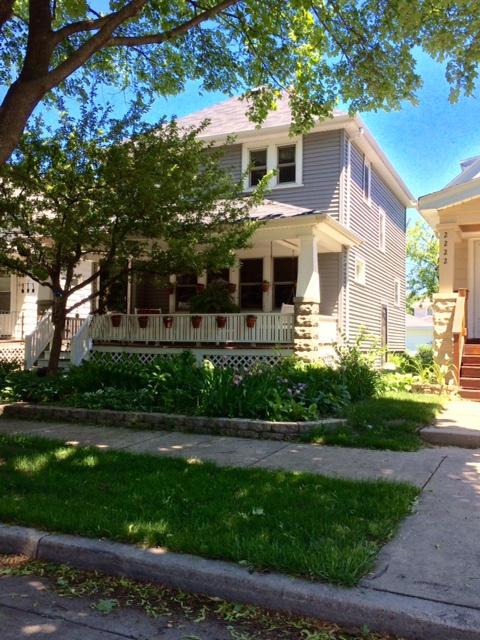 2218 S 72nd St, West Allis, WI 53219