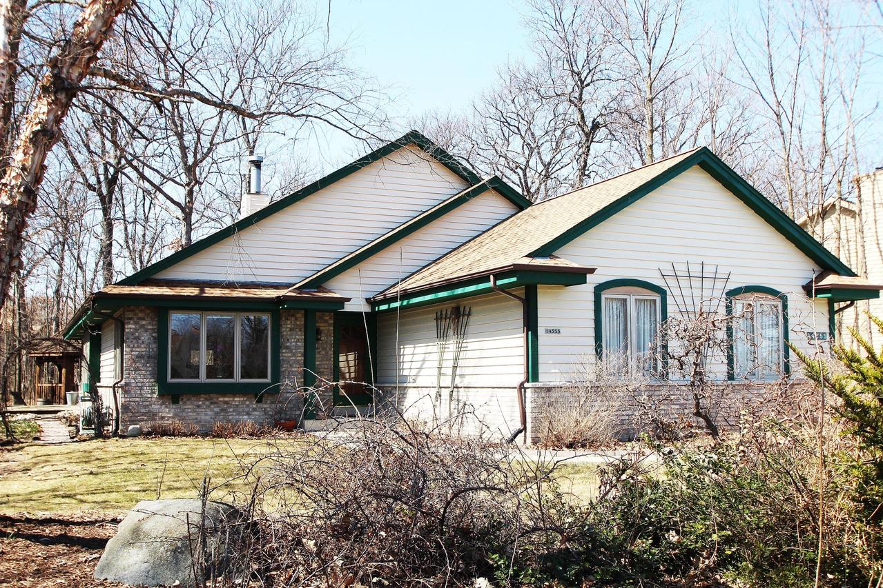 14555 W Fieldpointe Dr, New Berlin, WI 53151