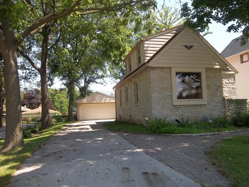 1340 S Elm Grove Rd., Brookfield, WI 53005