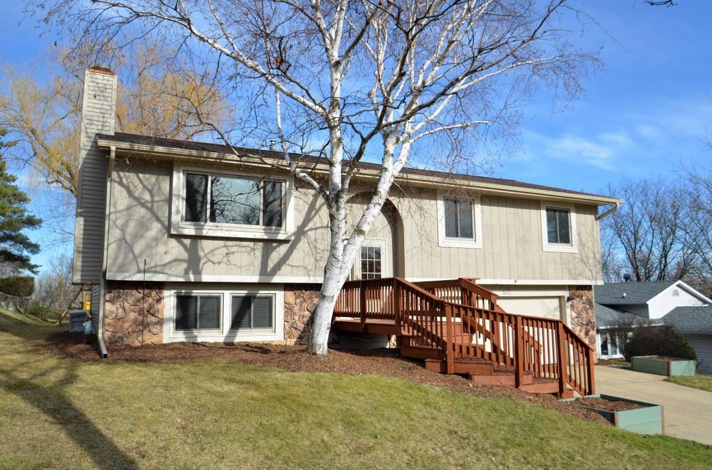 907 S Grandview Blvd, Waukesha, WI 53188