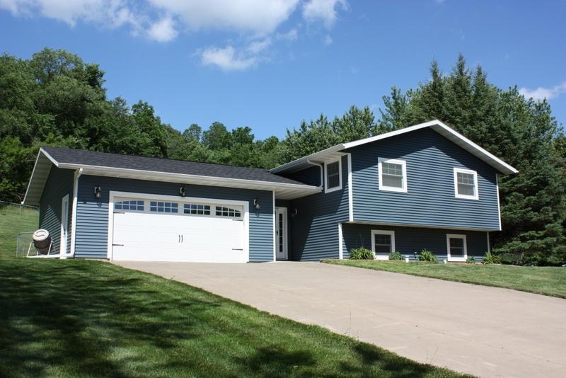 165 E Plaza Park, Onalaska, WI 54650