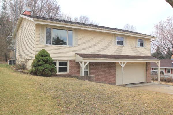 1705 W Sunset Ridge Dr., West Bend, WI 53090