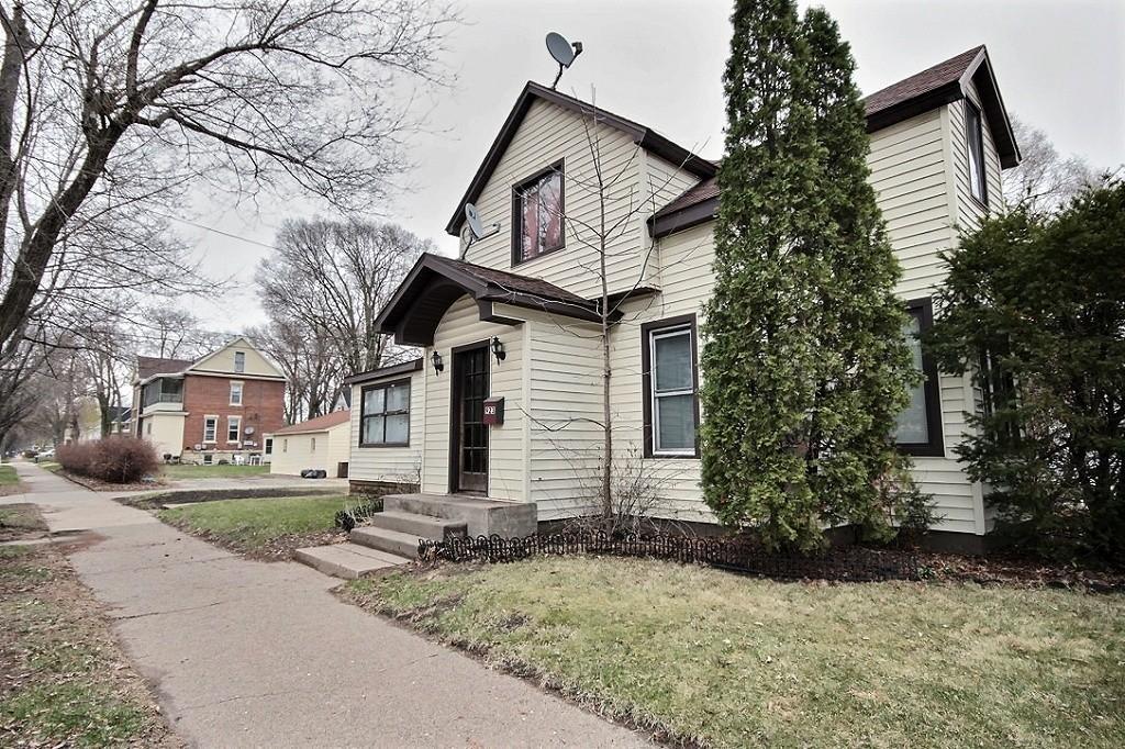 923 925 S 16th St., La Crosse, WI 54601