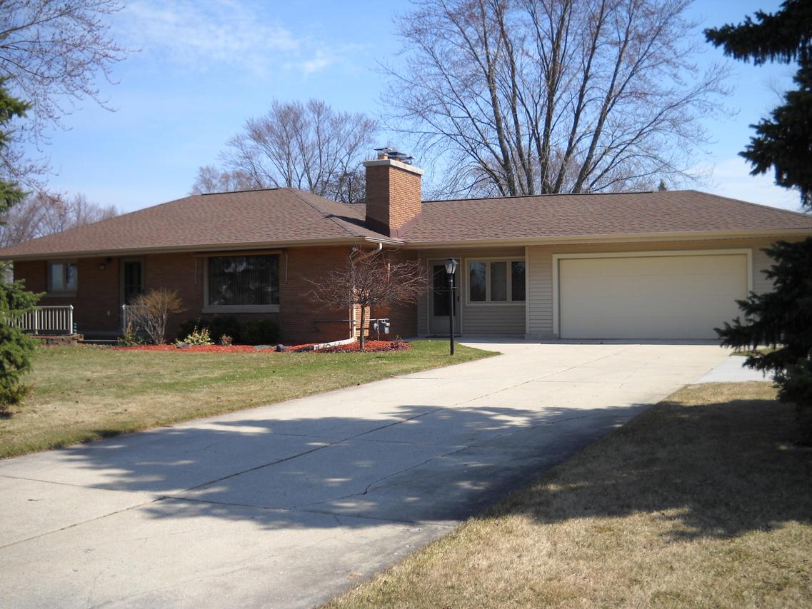 8250 S 35th St, Franklin, WI 53132