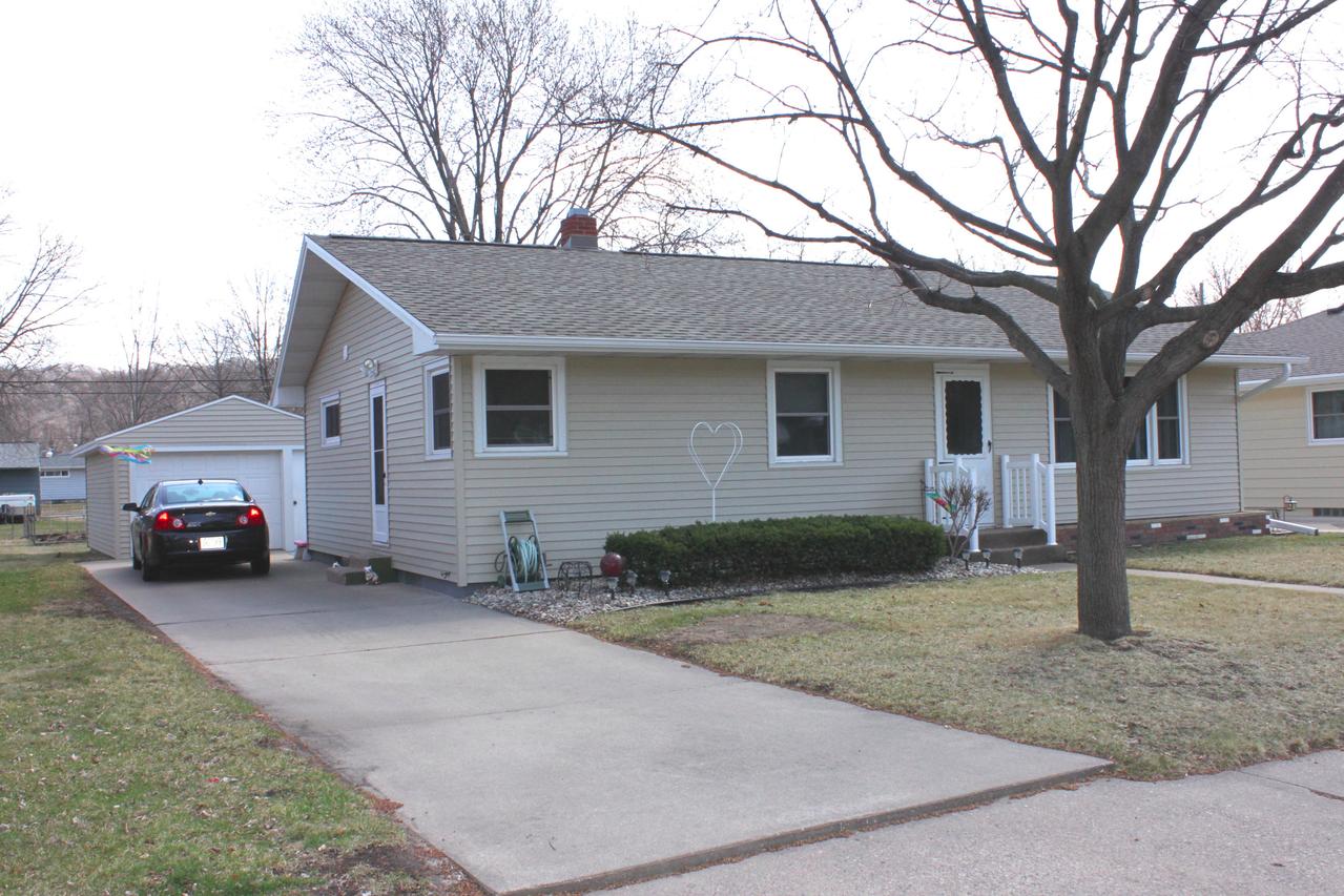 3165 26th St, La Crosse, WI 54601