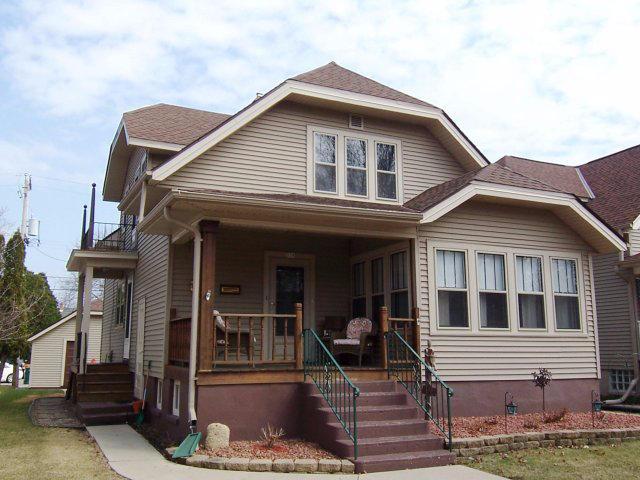 539 S 5th Ave, West Bend, WI 53095