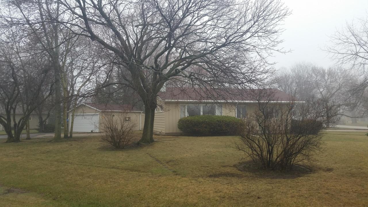 15820 W Churchview Dr., New Berlin, WI 53151