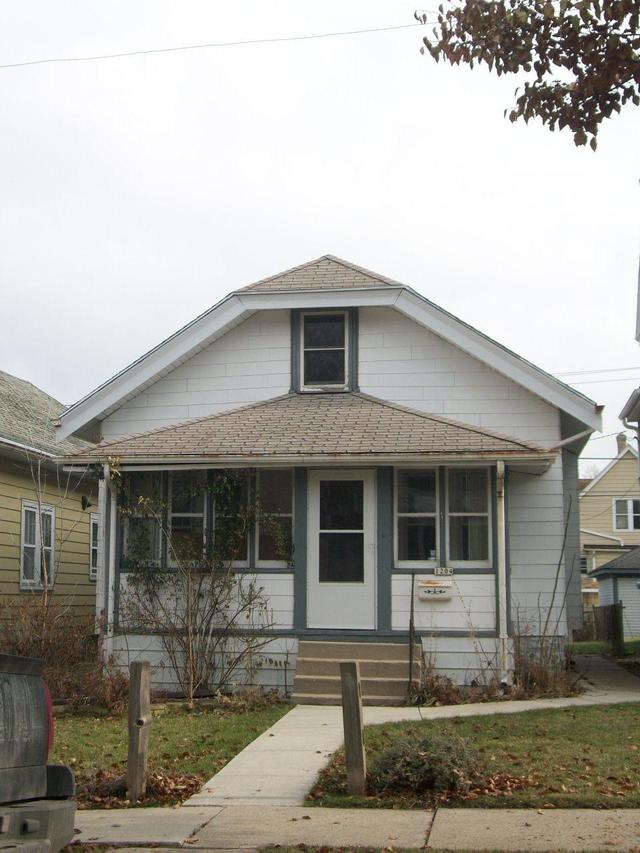 1204 S 58th St, West Allis, WI 53214
