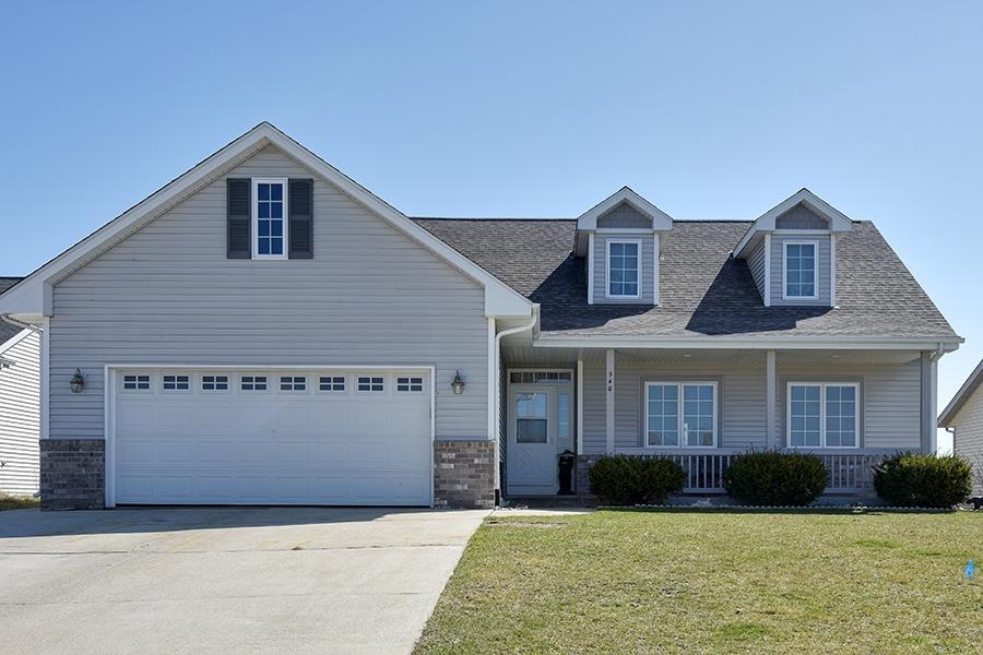 540 Sand Dr, West Bend, WI 53095