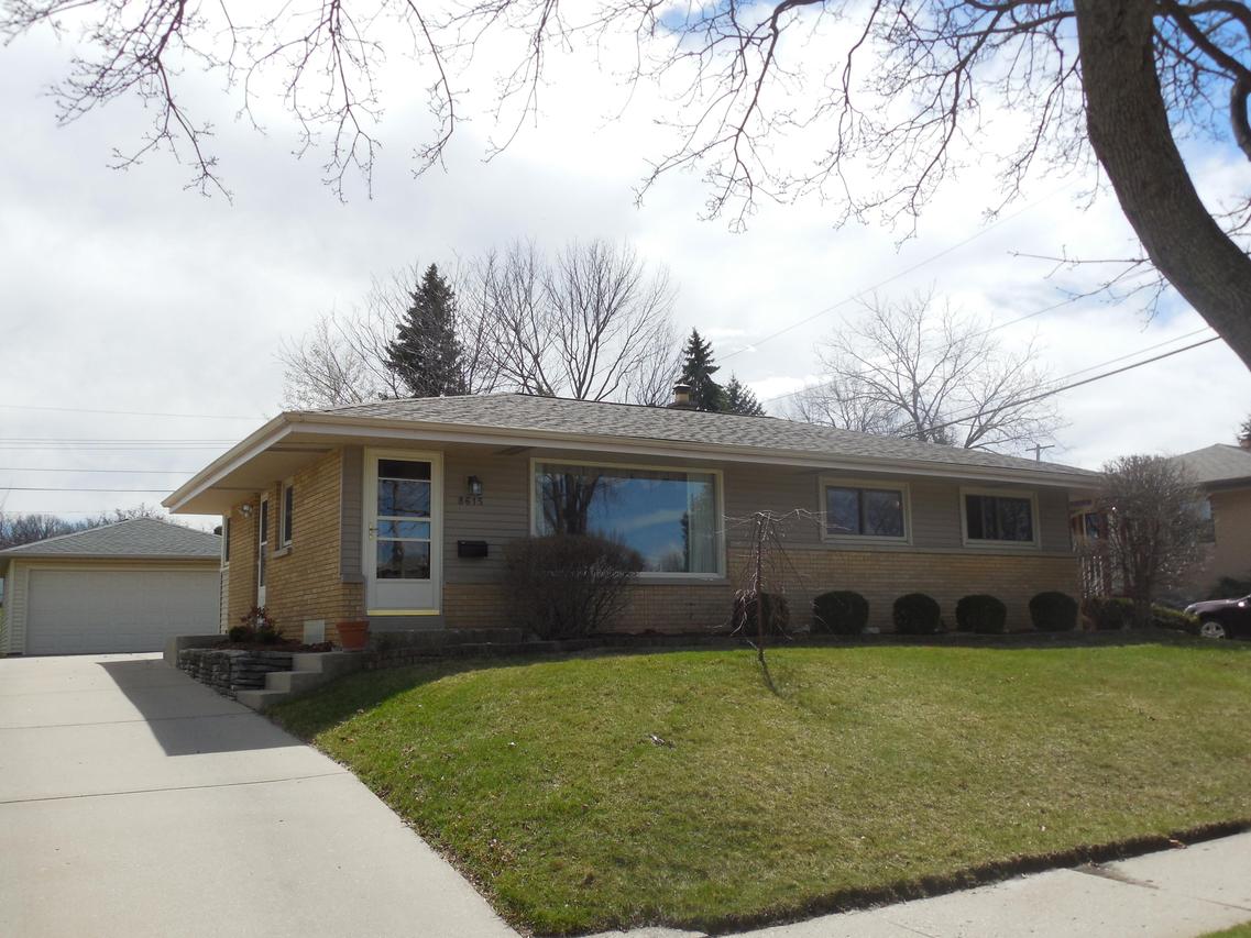 8615 W Crawford Ave, Milwaukee, WI 53228