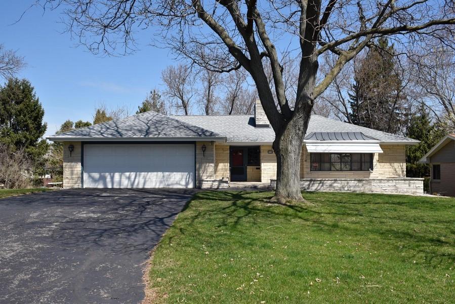 3116 N Knoll Ter, Wauwatosa, WI 53222