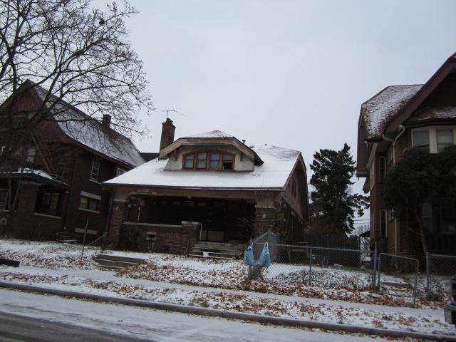 2911 N 28th St, Milwaukee, WI 53210