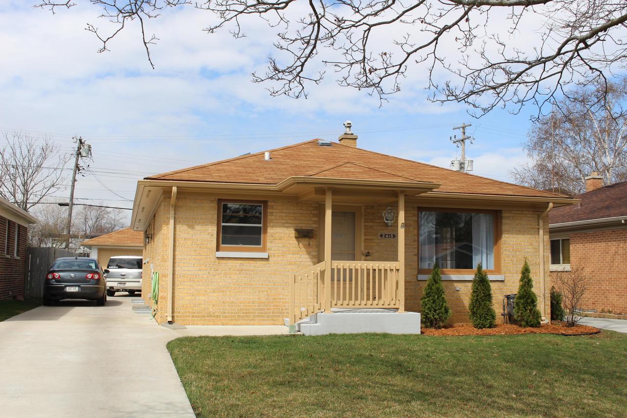 2418 Monroe Ave, Racine, WI 53405