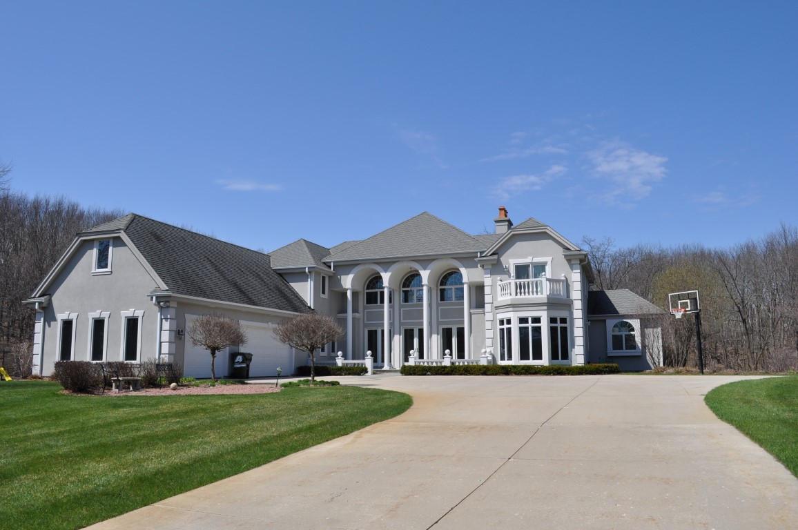 4482 Kettlewood Ct, Polk, WI 53086