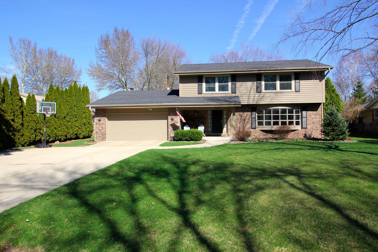 8756 N Greenvale Rd, Bayside, WI 53217