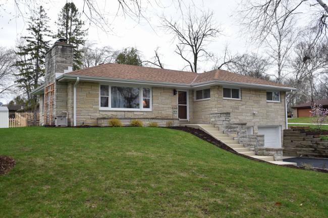 15030 Pershing Dr, Brookfield, WI 53005