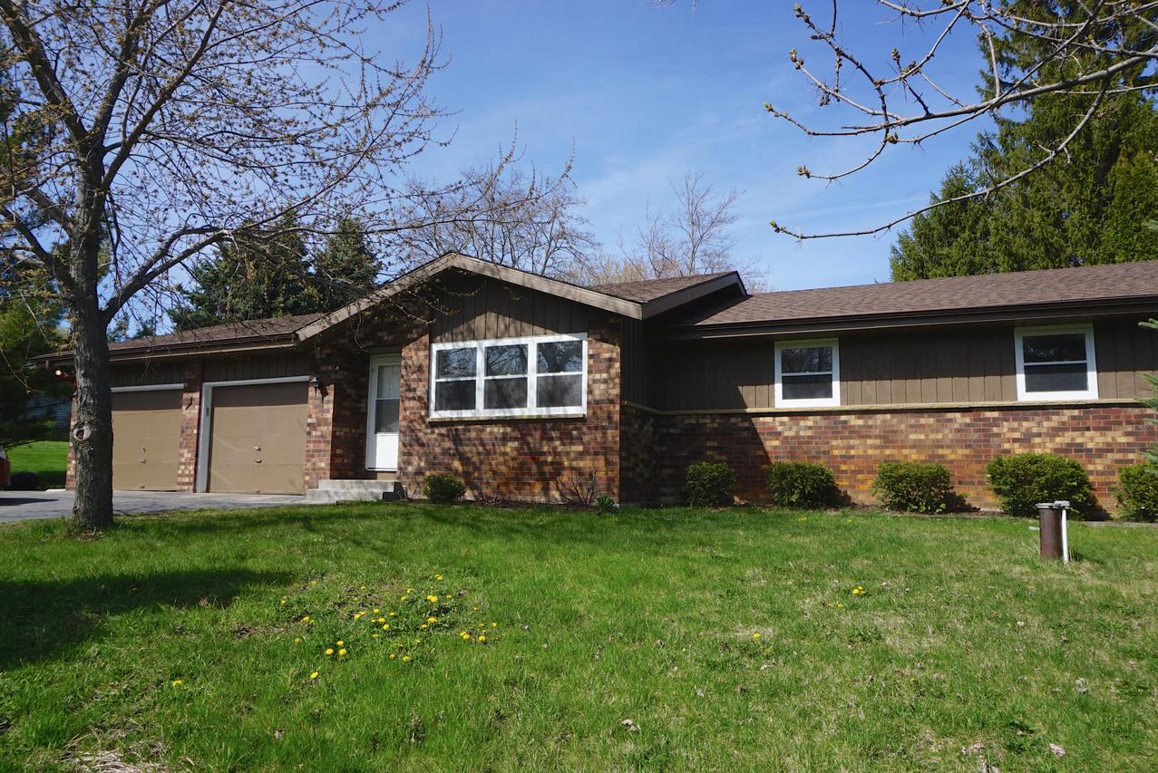 6570 S Carroll Cir., Franklin, WI 53132