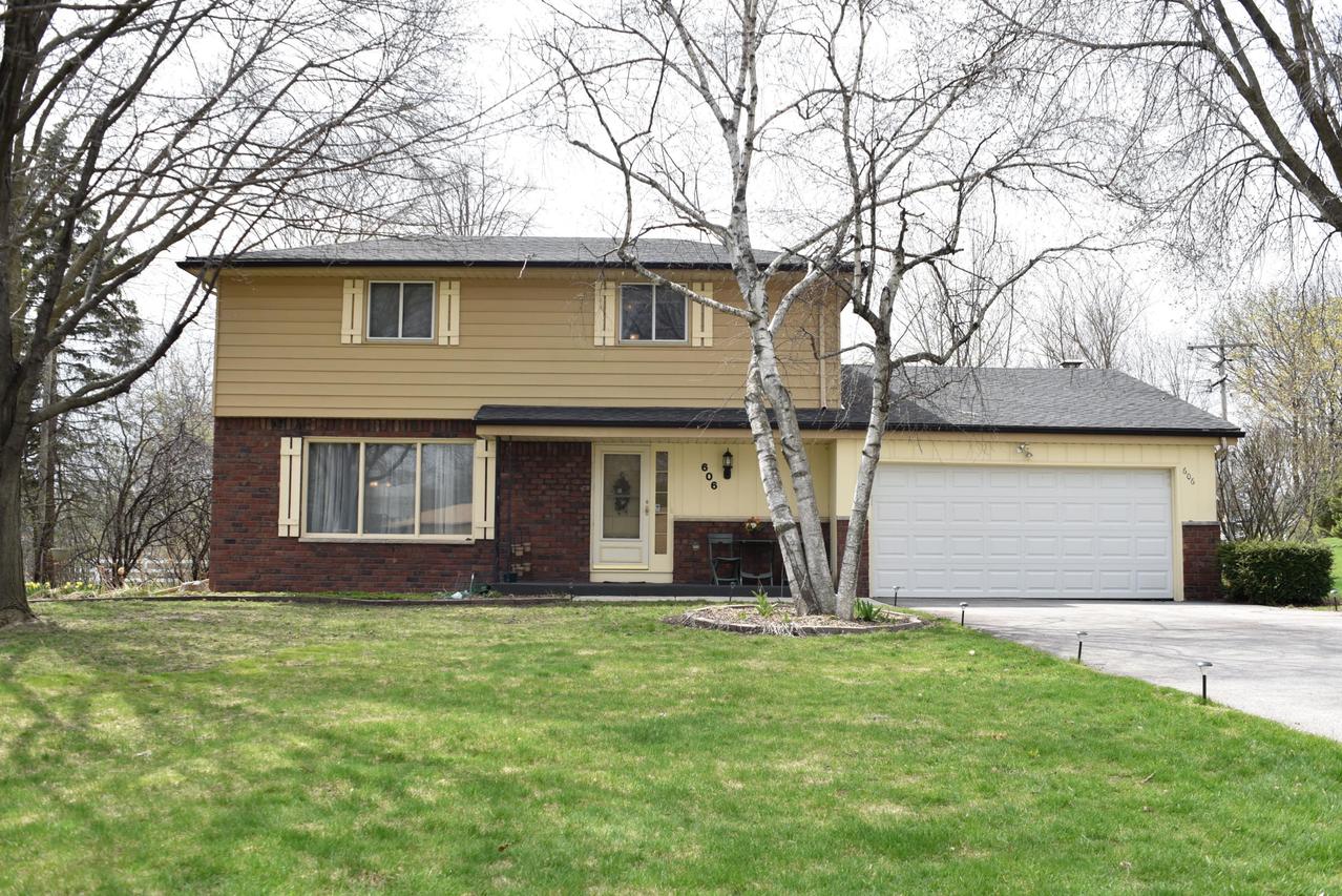 606 Glendon Way, Waukesha, WI 53188