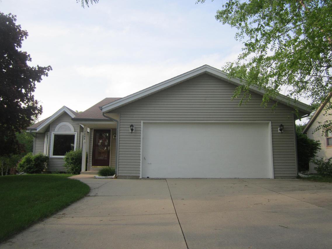 1284 River Pl., Waukesha, WI 53189