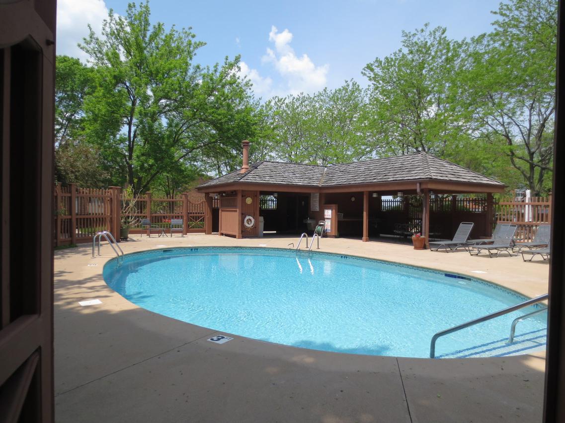 1229 N Jackson St #304, Milwaukee, WI 53202