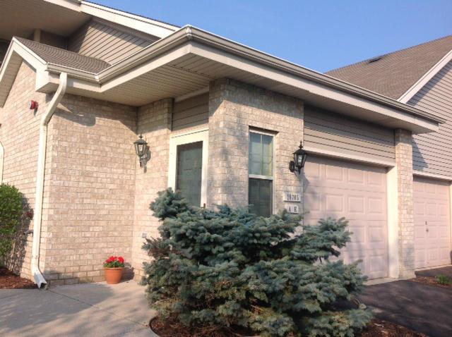 18705 Emerald Cir #E, Brookfield, WI 53045