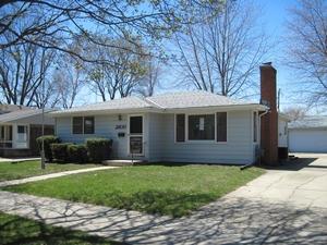 2800 West Lawn Ave, Racine, WI 53405