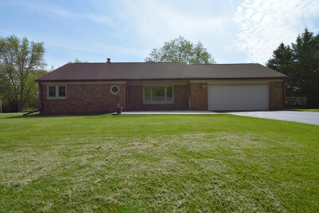 4030 S Katherine Dr, New Berlin, WI 53151