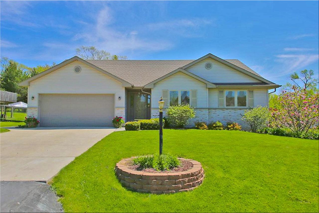 6639 Medley Dr, Caledonia, WI 53402