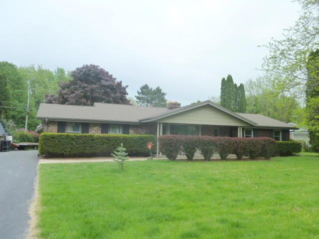 N28W26525 Lauderdale Dr, Pewaukee, WI 53072