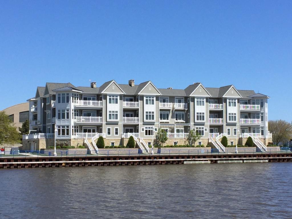 303 Pennsylvania #406, Sheboygan, WI 53081