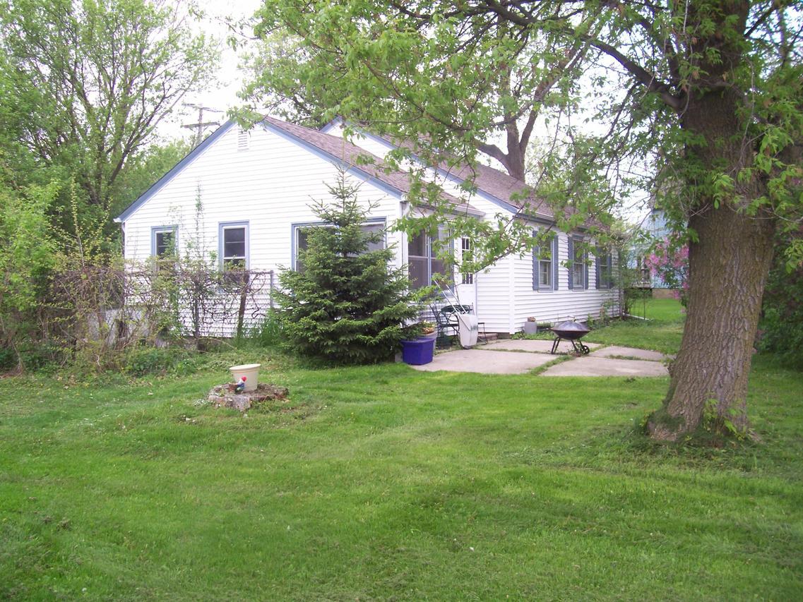 3883 S Sunnyslope Rd., New Berlin, WI 53151