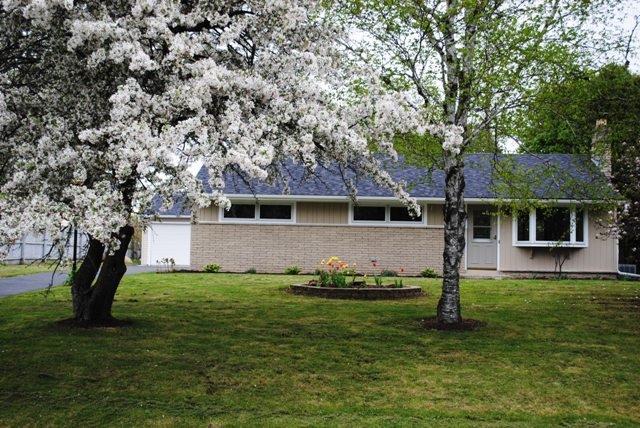 W200N9460 Woodside Ln., Menomonee Falls, WI 53051