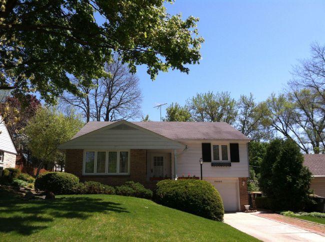 10403 W Hillside Ave, Wauwatosa, WI 53222