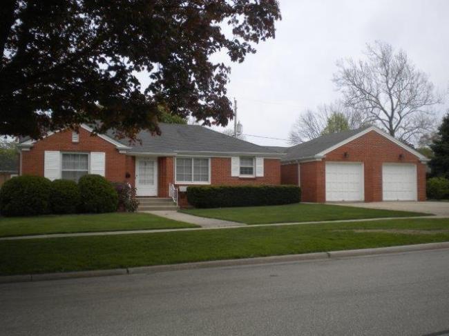913 Orchard St, Racine, WI 53405