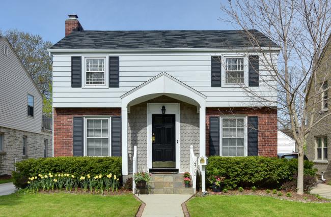 4773 N Marlborough Dr, Whitefish Bay, WI 53211