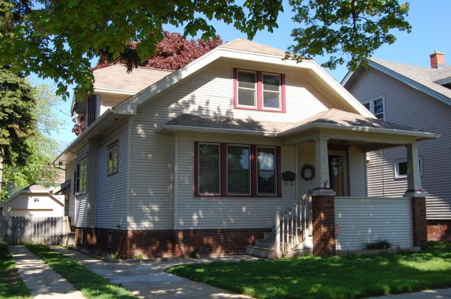 2040 Grange Ave, Racine, WI 53403