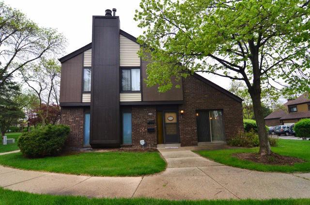 8580 N Servite Dr, Milwaukee, WI 53223