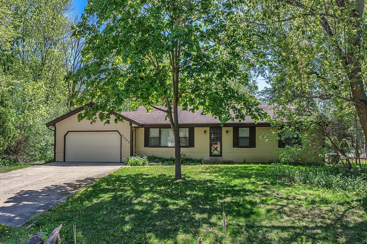 7302 S North Cape, Franklin, WI 53132
