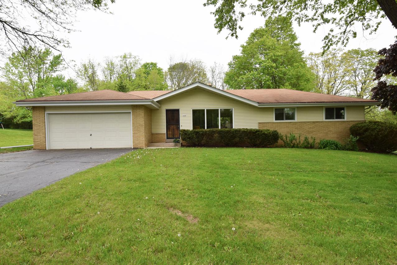 16560 Willow Ridge Ln., Brookfield, WI 53005