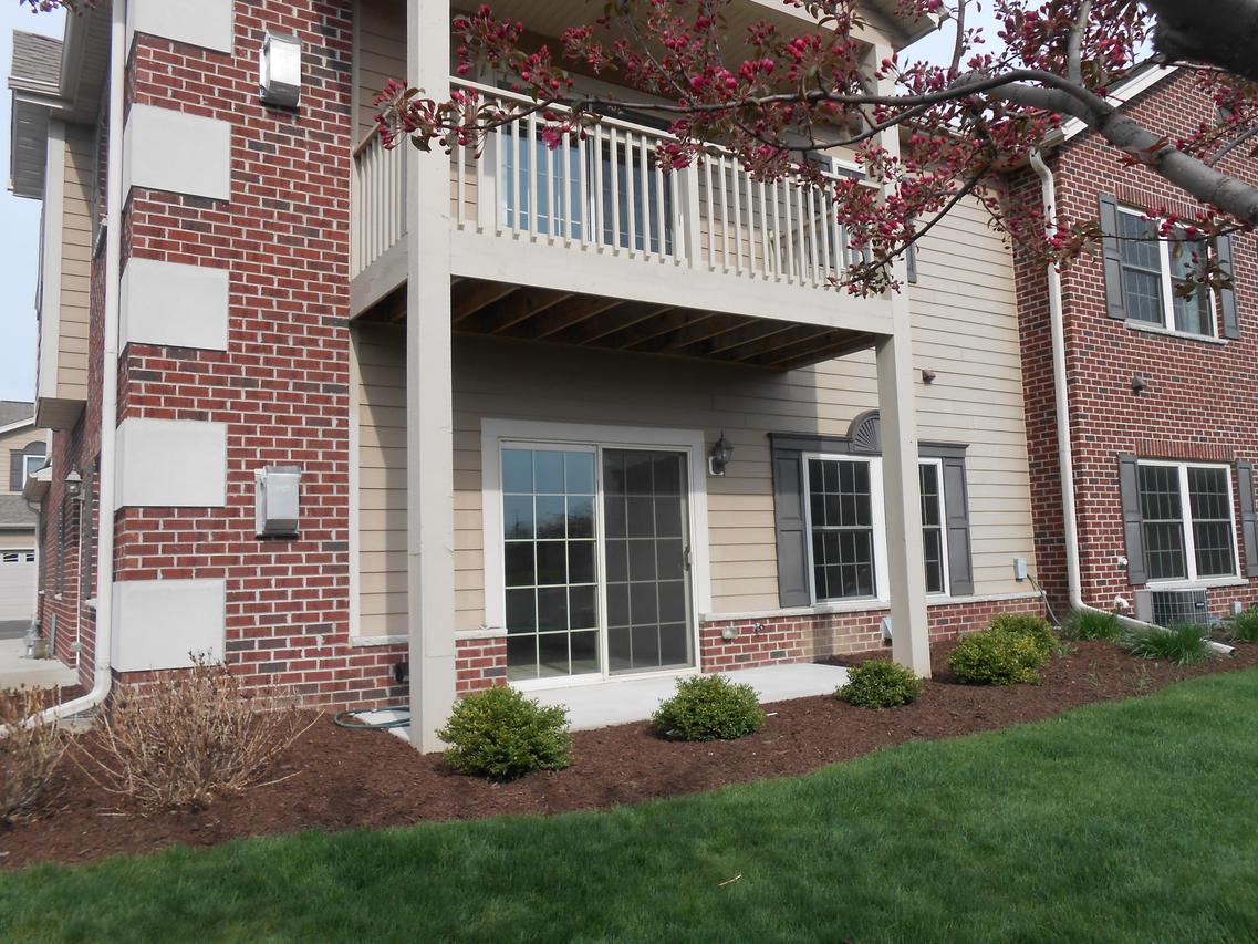 W162S7036 Olive Cir, Muskego, WI 53150