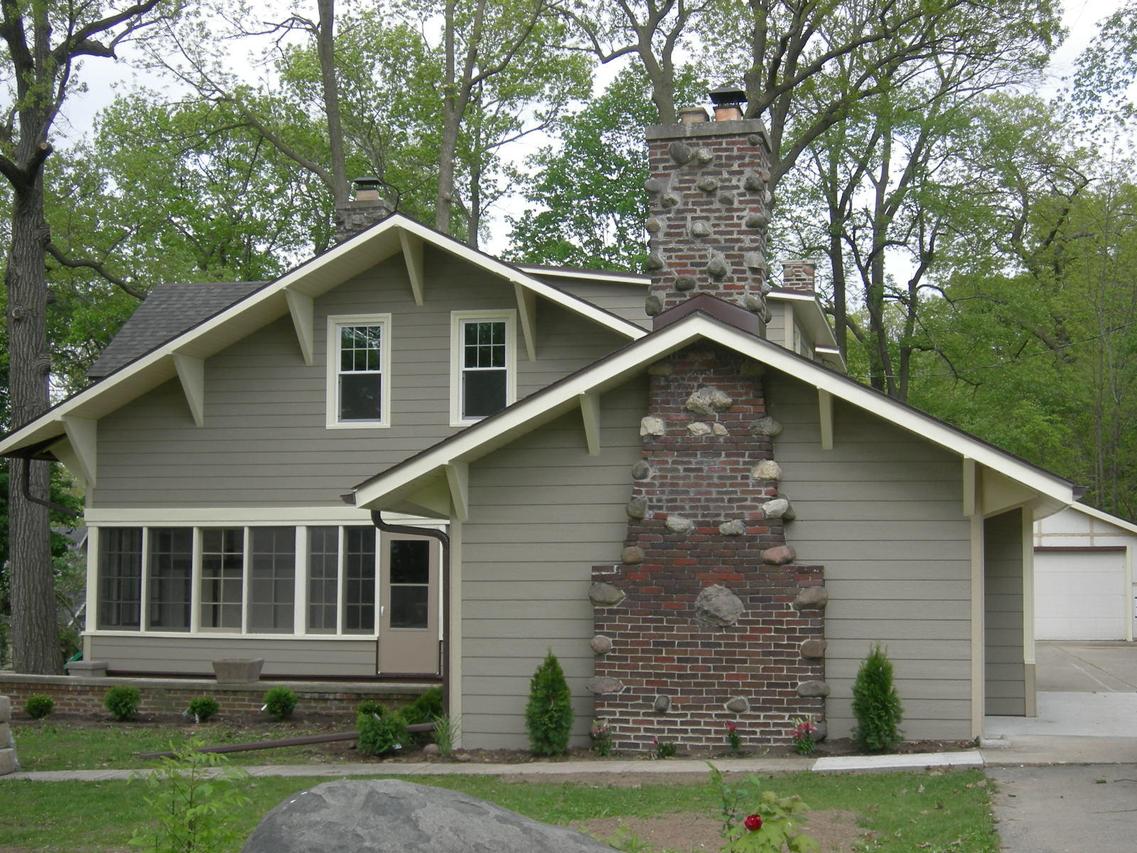 236 Lake St, Pewaukee, WI 53072