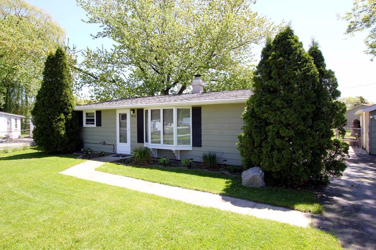 9315 Jonathan Ct., Caledonia, WI 53108