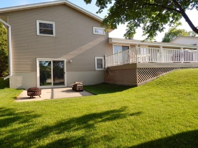 130 N Laurel Dr, West Bend, WI 53095